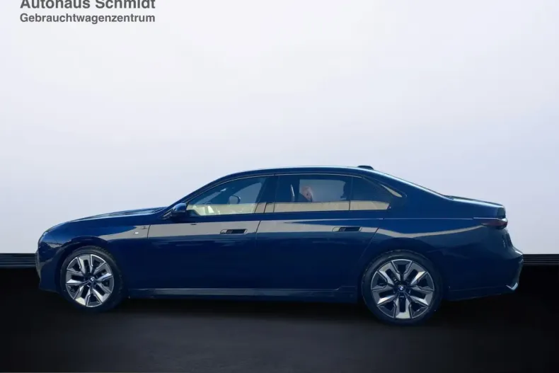 BMW i7 (Seria 7) din 2023 cu 33.274 km - oferta BMW252568 - foto 2