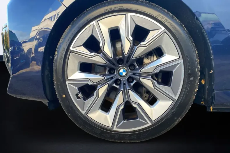 BMW i7 (Seria 7) din 2023 cu 33.274 km - oferta BMW252568 - foto 16