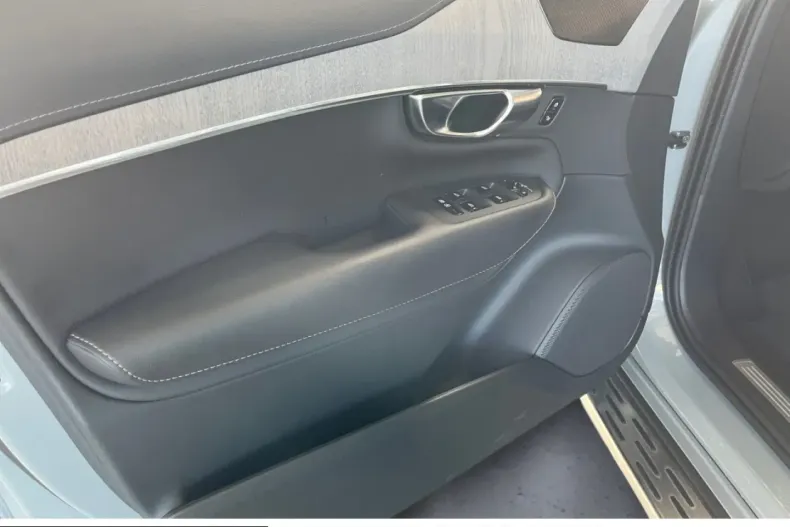 Volvo XC90 din 2024 cu 30.800 km - oferta VOL252662 - foto 12
