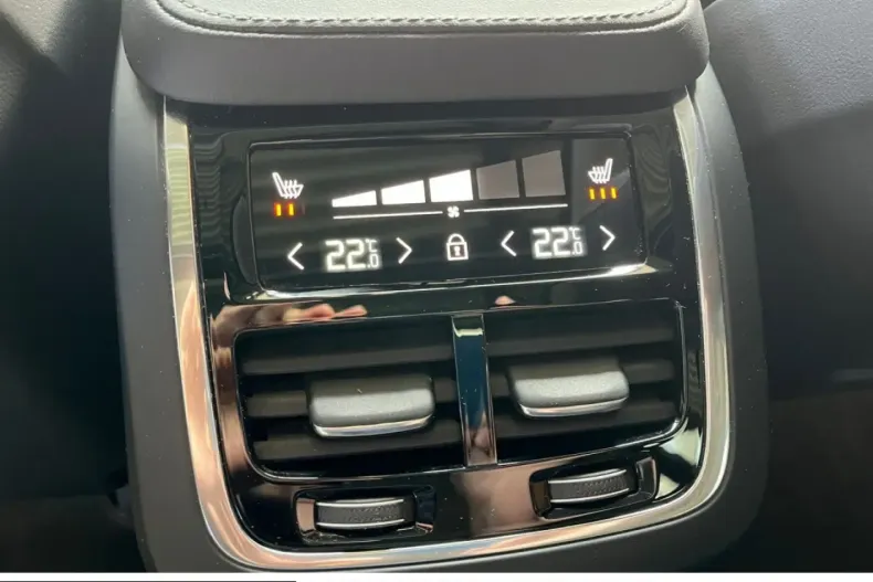 Volvo XC90 din 2024 cu 30.800 km - oferta VOL252662 - foto 19