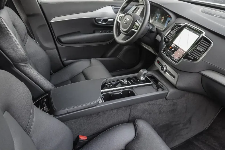 Volvo XC90 din 2024 cu 37.755 km - oferta VOL252670 - foto 8