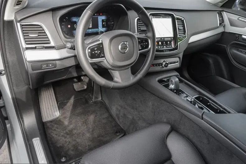Volvo XC90 din 2024 cu 37.755 km - oferta VOL252670 - foto 9