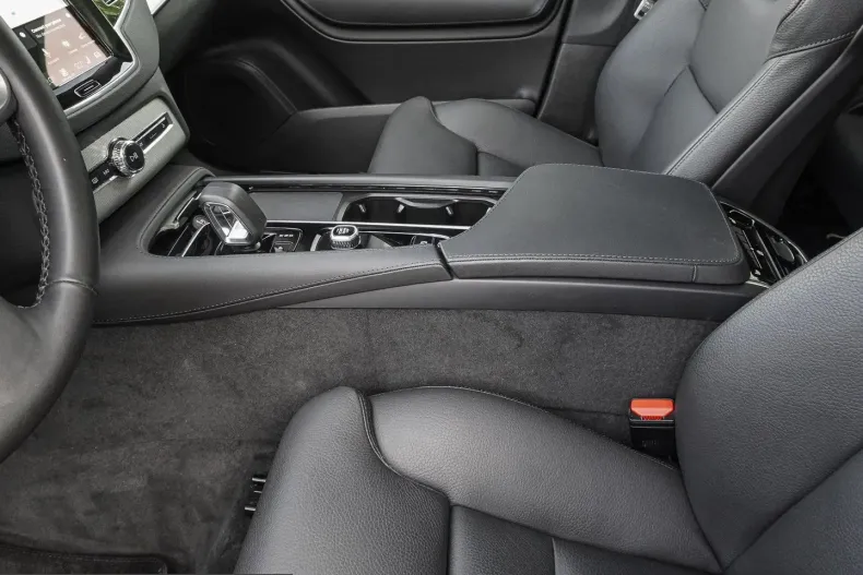 Volvo XC90 din 2024 cu 37.755 km - oferta VOL252670 - foto 15