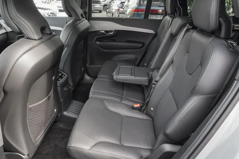 Volvo XC90 din 2024 cu 37.755 km - oferta VOL252670 - foto 17