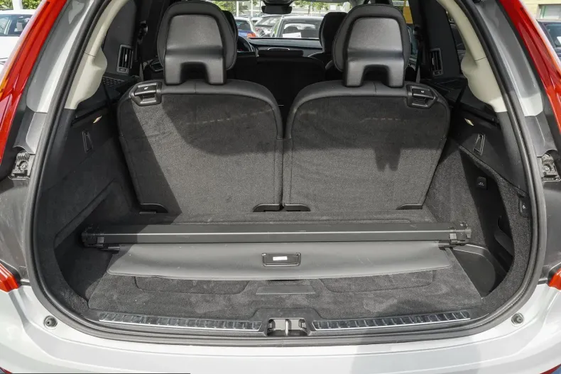 Volvo XC90 din 2024 cu 37.755 km - oferta VOL252670 - foto 19