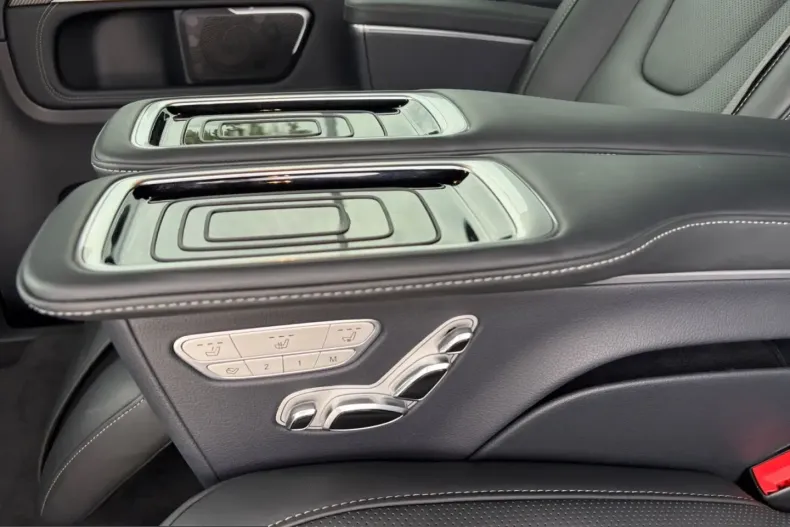 Mercedes-Benz V 300 (Clasa V) din 2024 cu 15.347 km - oferta MER252685 - foto 19
