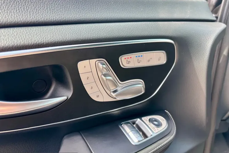 Mercedes-Benz V 300 (Clasa V) din 2024 cu 58.921 km - oferta MER252687 - foto 12