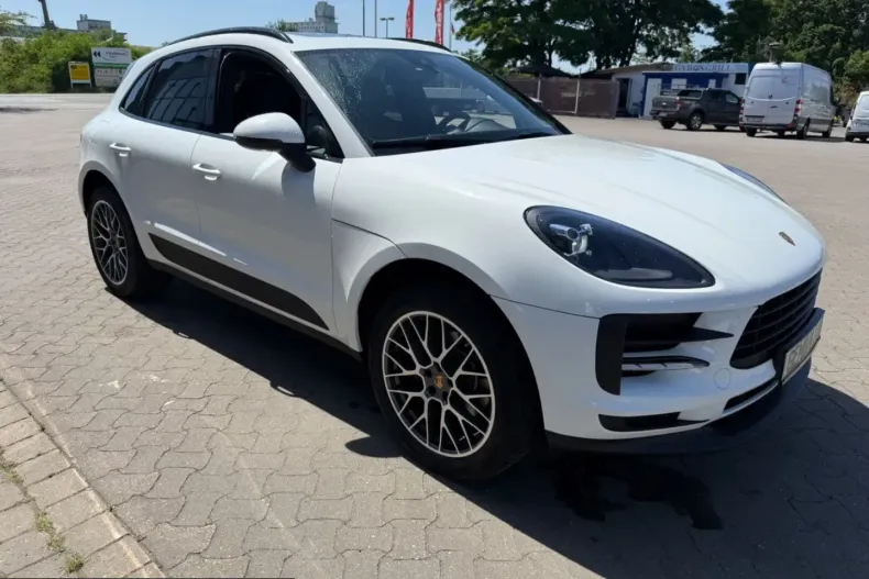 Porsche Macan din 2025 cu 3.100 km - oferta POR252695 - foto 3