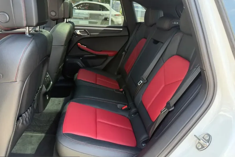 Porsche Macan din 2025 cu 3.100 km - oferta POR252695 - foto 8