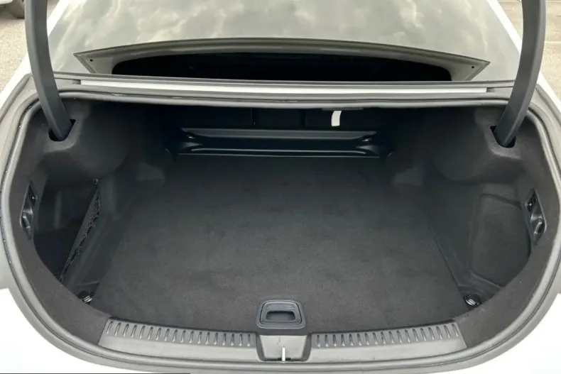 Mercedes-Benz E 450 (Clasa E) din 2025 cu 14.660 km - oferta MER252723 - foto 15