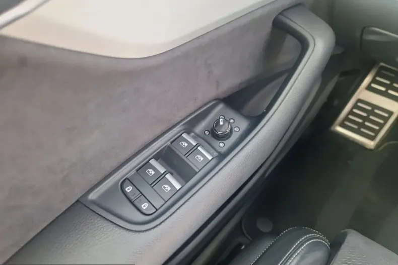 Audi Q8 din 2022 cu 51.700 km - oferta AUD252730 - foto 16