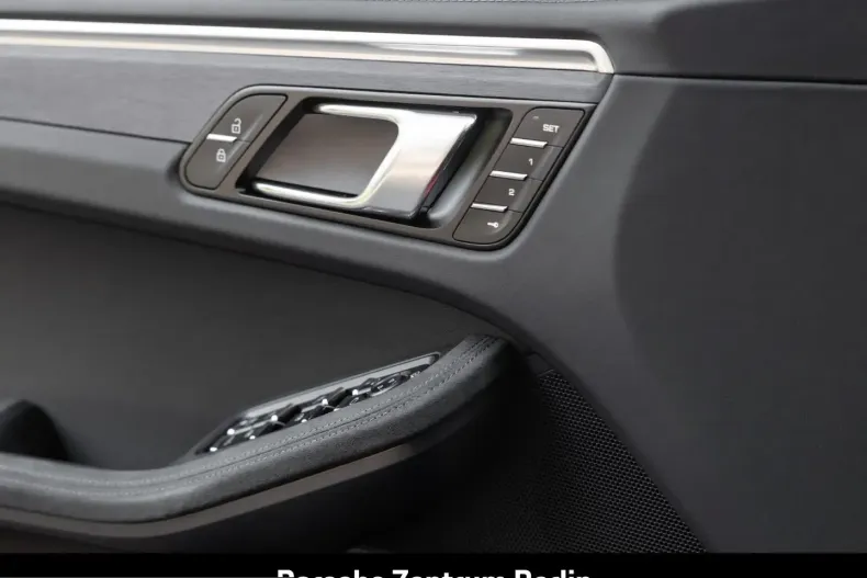 Porsche Macan din 2024 cu 18.842 km - oferta POR252734 - foto 26