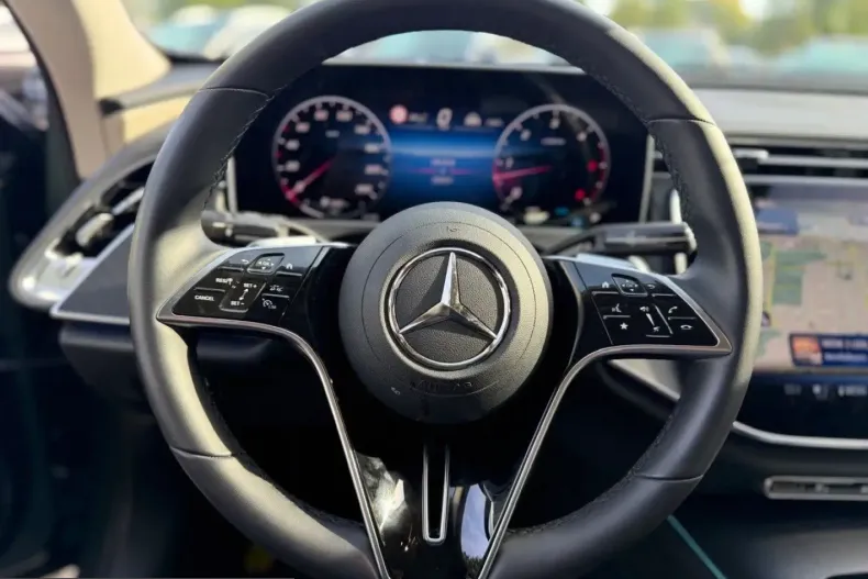 Mercedes-Benz E 220 (Clasa E) din 2025 cu 20.000 km - oferta MER252758 - foto 7
