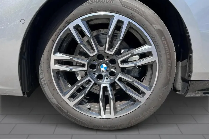 BMW 520 (Seria 5) din 2025 cu 14.952 km - oferta BMW252762 - foto 8