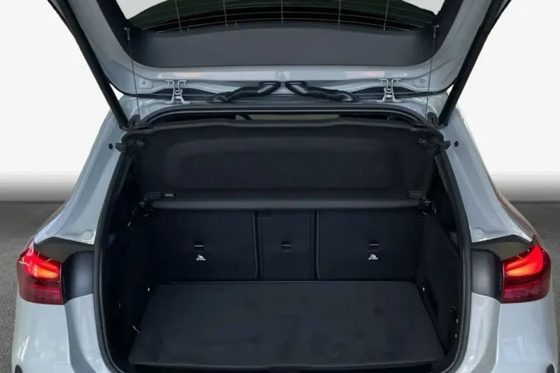Mercedes-Benz GLA 200 (Clasa GLA) din 2025 cu 27.361 km - oferta MER252803 - foto 8