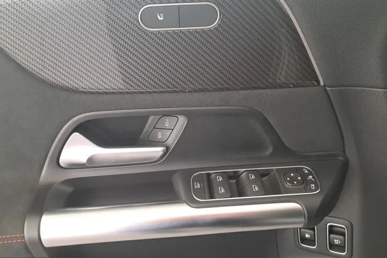 Mercedes-Benz GLA 250 (Clasa GLA) din 2025 cu 19.835 km - oferta MER252805 - foto 6