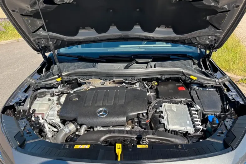 Mercedes-Benz GLA 200 (Clasa GLA) din 2025 cu 9.300 km - oferta MER252806 - foto 10