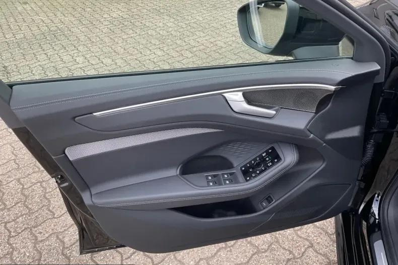 Audi A6 din 2025 cu 12.057 km - oferta AUD252816 - foto 26