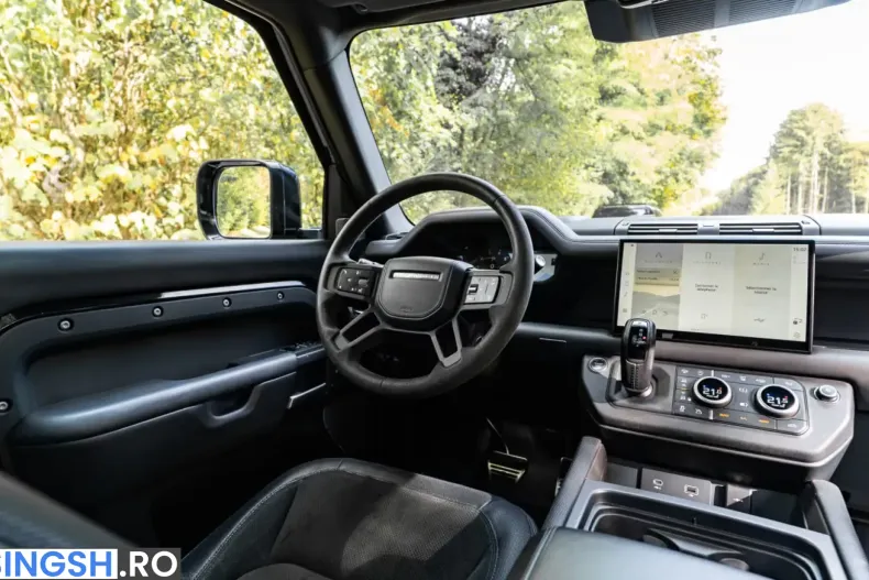 Land Rover Defender din 2024 cu 33.000 km - oferta LAN252836 - foto 5