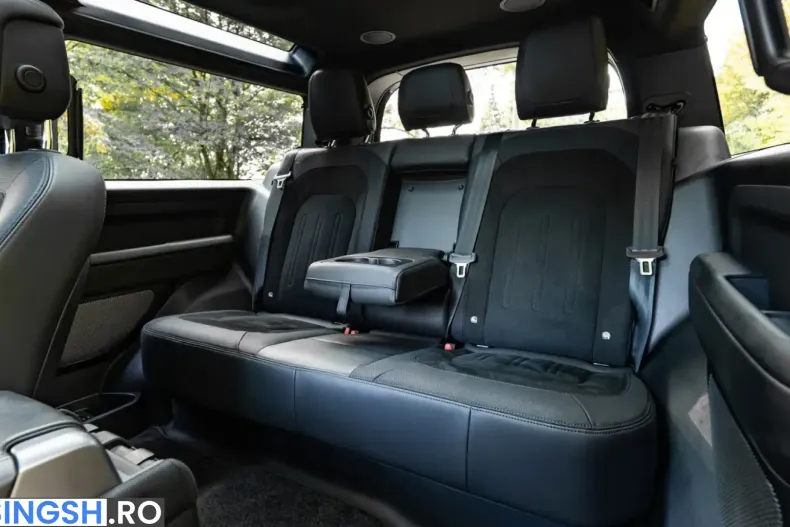 Land Rover Defender din 2024 cu 33.000 km - oferta LAN252836 - foto 7