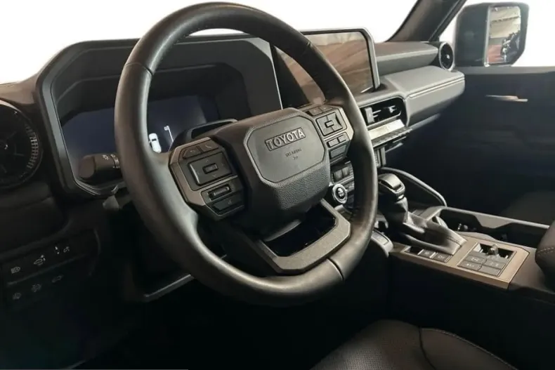 Toyota Land Cruiser din 2024 cu 10.195 km - oferta TOY252846 - foto 8