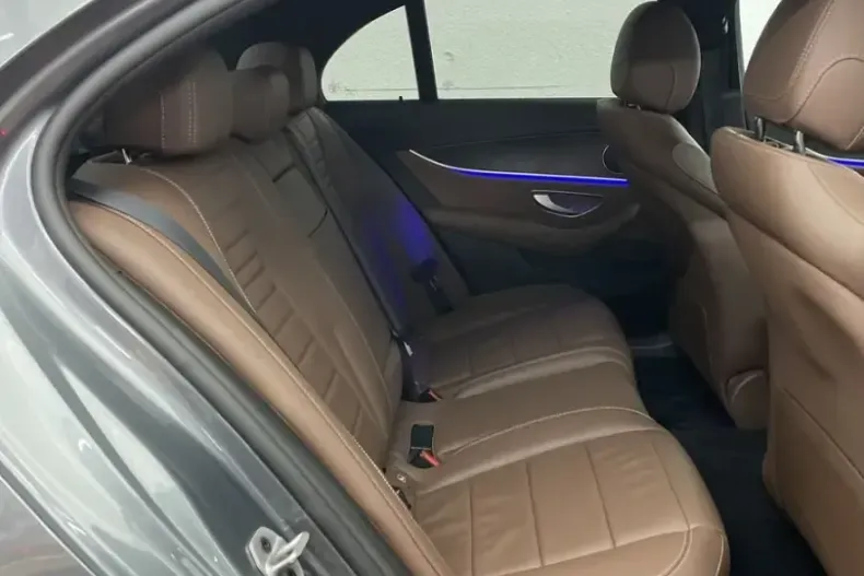 Mercedes-Benz E 400 (Clasa E) din 2021 cu 69.987 km - oferta MER252848 - foto 9