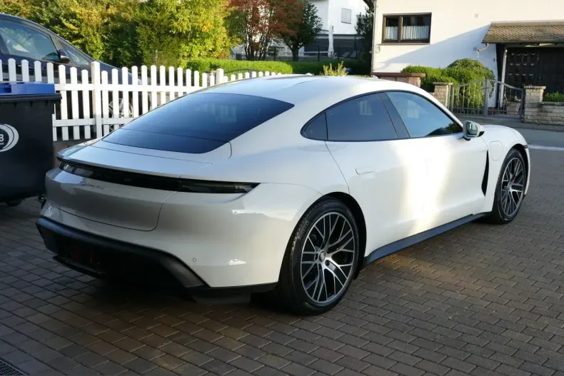 Porsche Taycan din 2021 cu 53.200 km - oferta POR252854 - foto 4