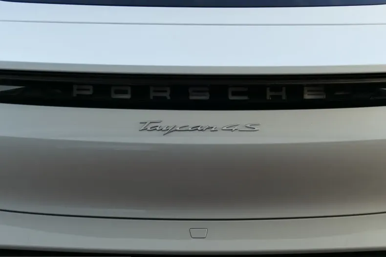 Porsche Taycan din 2021 cu 53.200 km - oferta POR252854 - foto 9