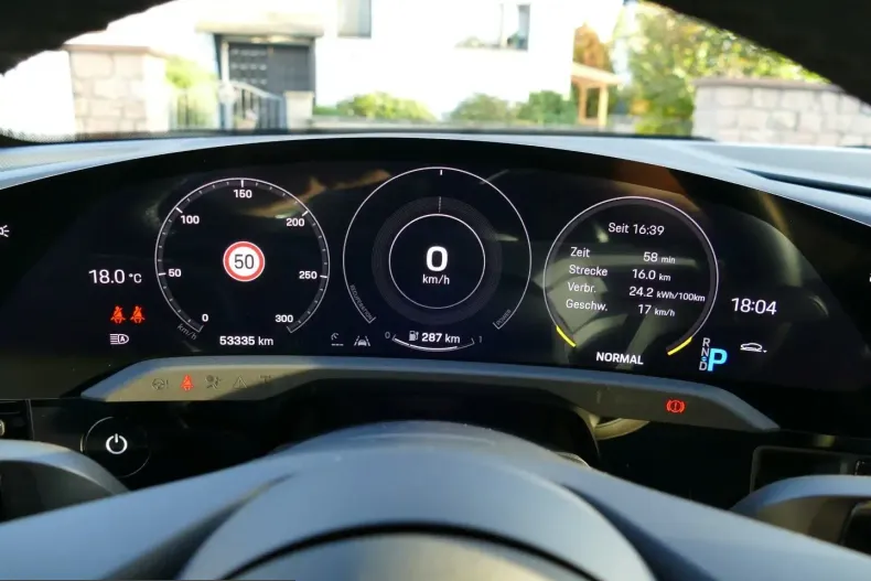 Porsche Taycan din 2021 cu 53.200 km - oferta POR252854 - foto 14