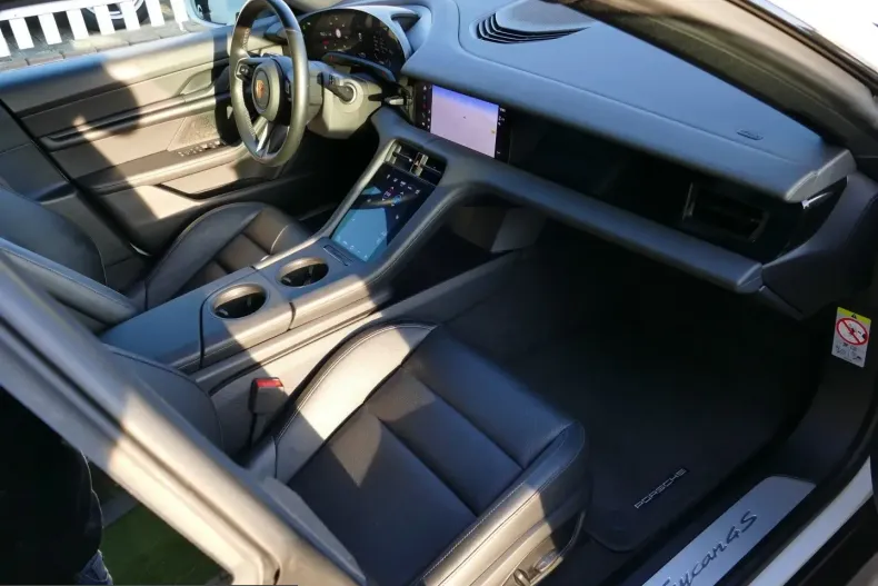 Porsche Taycan din 2021 cu 53.200 km - oferta POR252854 - foto 18