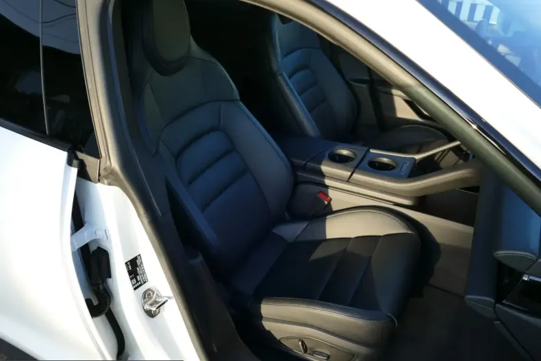 Porsche Taycan din 2021 cu 53.200 km - oferta POR252854 - foto 19