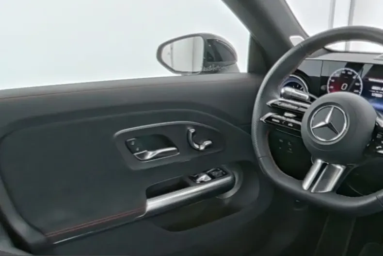 Mercedes-Benz CLA 350 (Clasa CLA) din 2025 cu 34.999 km - oferta MER252865 - foto 8
