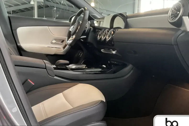 Mercedes-Benz CLA 45 AMG (Clasa CLA) din 2023 cu 41.700 km - oferta MER252867 - foto 5