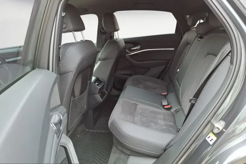 Audi Q8 din 2023 cu 73.671 km - oferta AUD252881 - foto 7