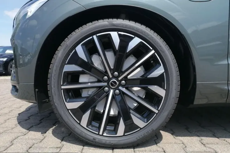 Volvo XC60 din 2025 cu 25.000 km - oferta VOL252887 - foto 9