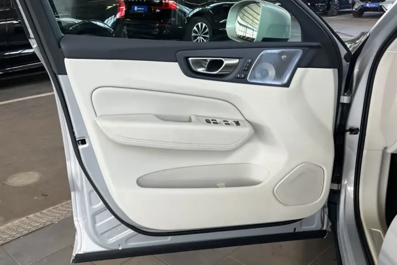 Volvo XC60 din 2025 cu 28.510 km - oferta VOL252888 - foto 16