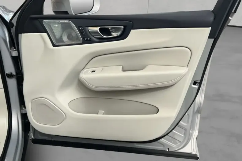 Volvo XC60 din 2025 cu 28.510 km - oferta VOL252888 - foto 19