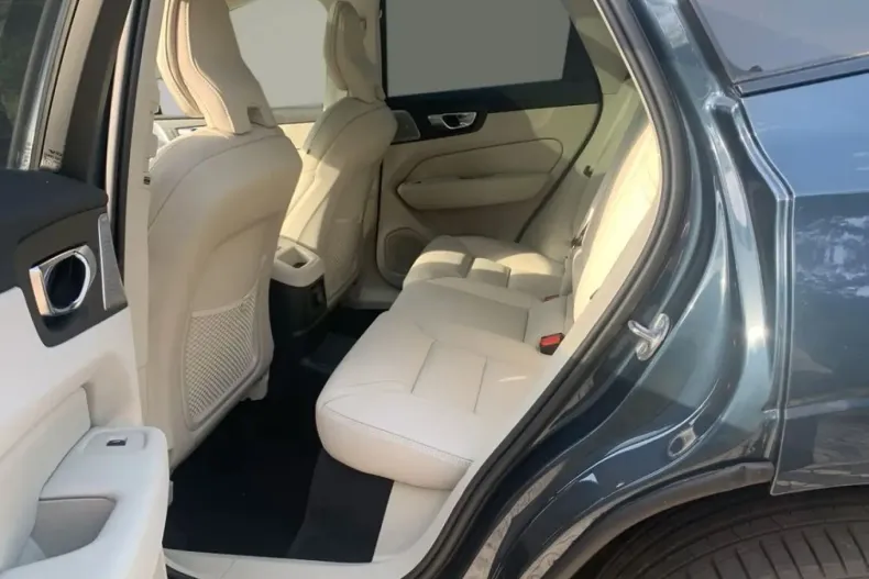 Volvo XC60 din 2025 cu 14.827 km - oferta VOL252891 - foto 9