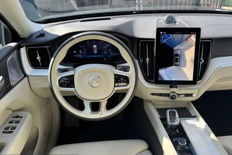 Volvo XC60 din 2025 cu 25.140 km - oferta VOL252893 - foto 2