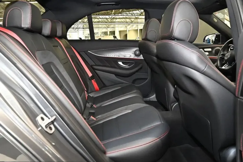 Mercedes-Benz E 53 AMG (Clasa E) din 2023 cu 25.009 km - oferta MER252896 - foto 4