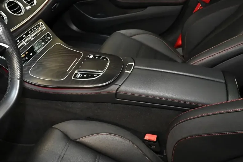 Mercedes-Benz E 53 AMG (Clasa E) din 2023 cu 25.009 km - oferta MER252896 - foto 11