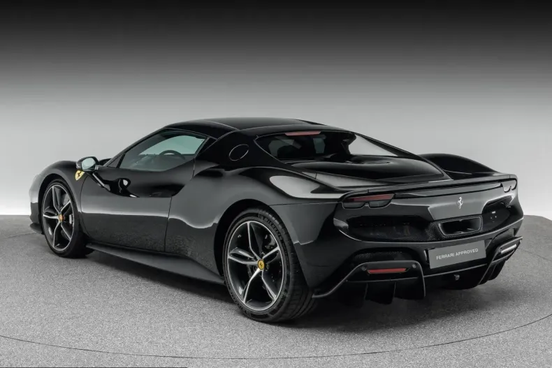 Ferrari 296 GTB din 2023 cu 15.500 km - oferta FER252898 - foto 3