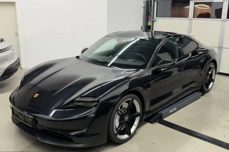 Porsche Taycan din 2023 cu 48.000 km - oferta POR252900 - foto 3
