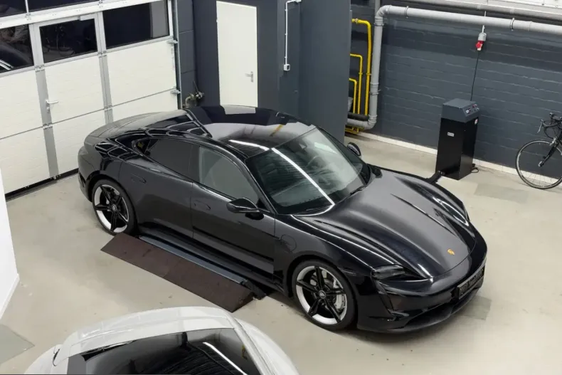 Porsche Taycan din 2023 cu 48.000 km - oferta POR252900 - foto 4