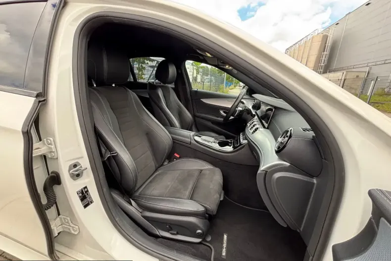 Mercedes-Benz E 300 (Clasa E) din 2022 cu 78.000 km - oferta MER252917 - foto 11