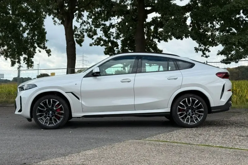 BMW X6 (Seria X) din 2024 cu 4.974 km - oferta BMW252937 - foto 4