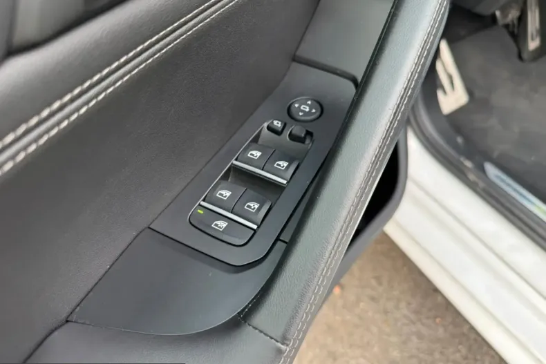 BMW X6 (Seria X) din 2024 cu 4.974 km - oferta BMW252937 - foto 12