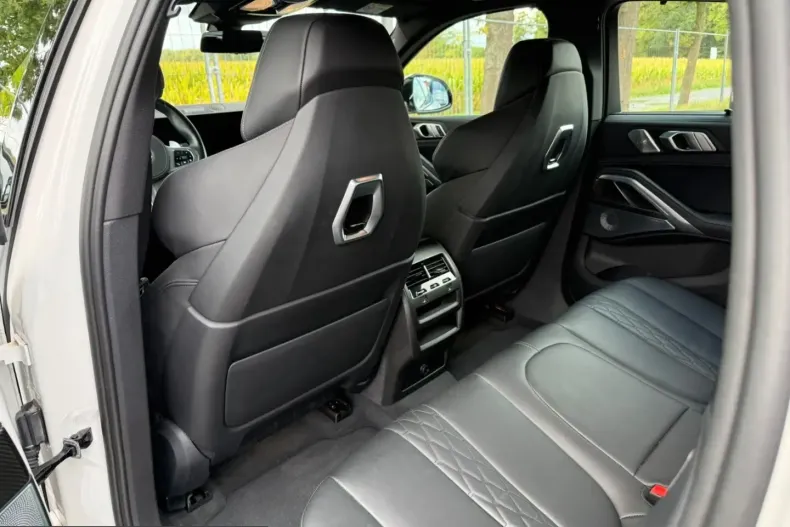 BMW X6 (Seria X) din 2024 cu 4.974 km - oferta BMW252937 - foto 27
