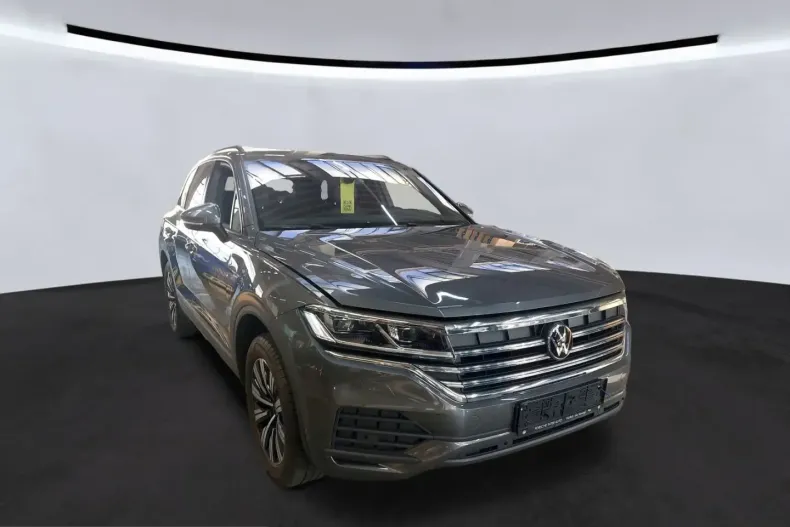 Volkswagen Touareg din 2022 cu 45.134 km - oferta VOL252951 - foto 2