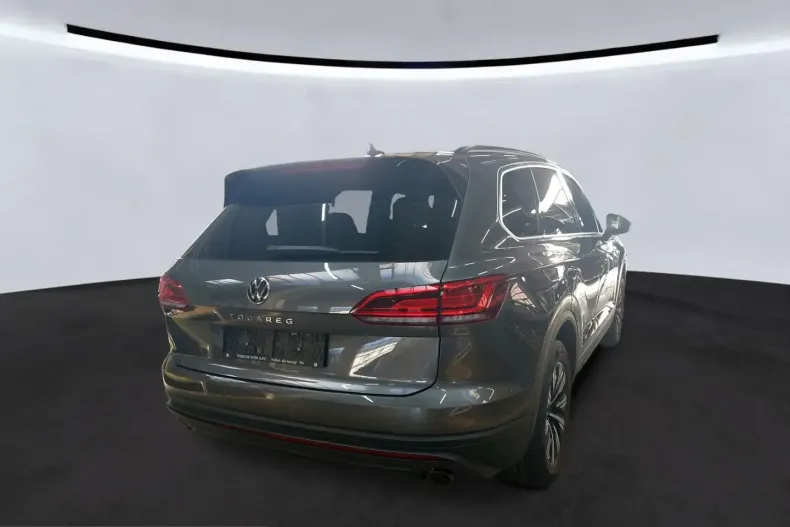 Volkswagen Touareg din 2022 cu 45.134 km - oferta VOL252951 - foto 4